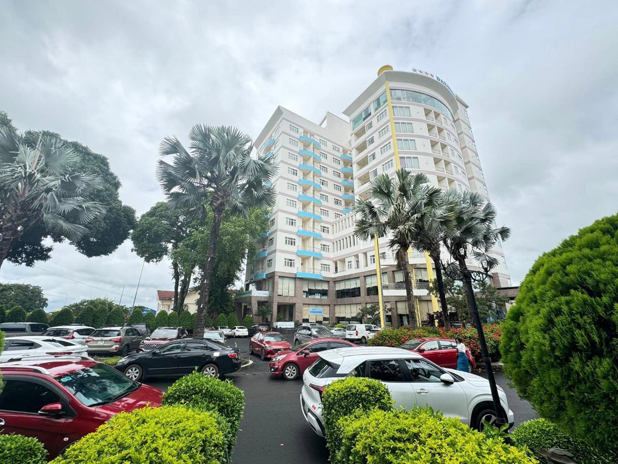 Dakruco Hotel Buon Ma Thuot Exterior photo